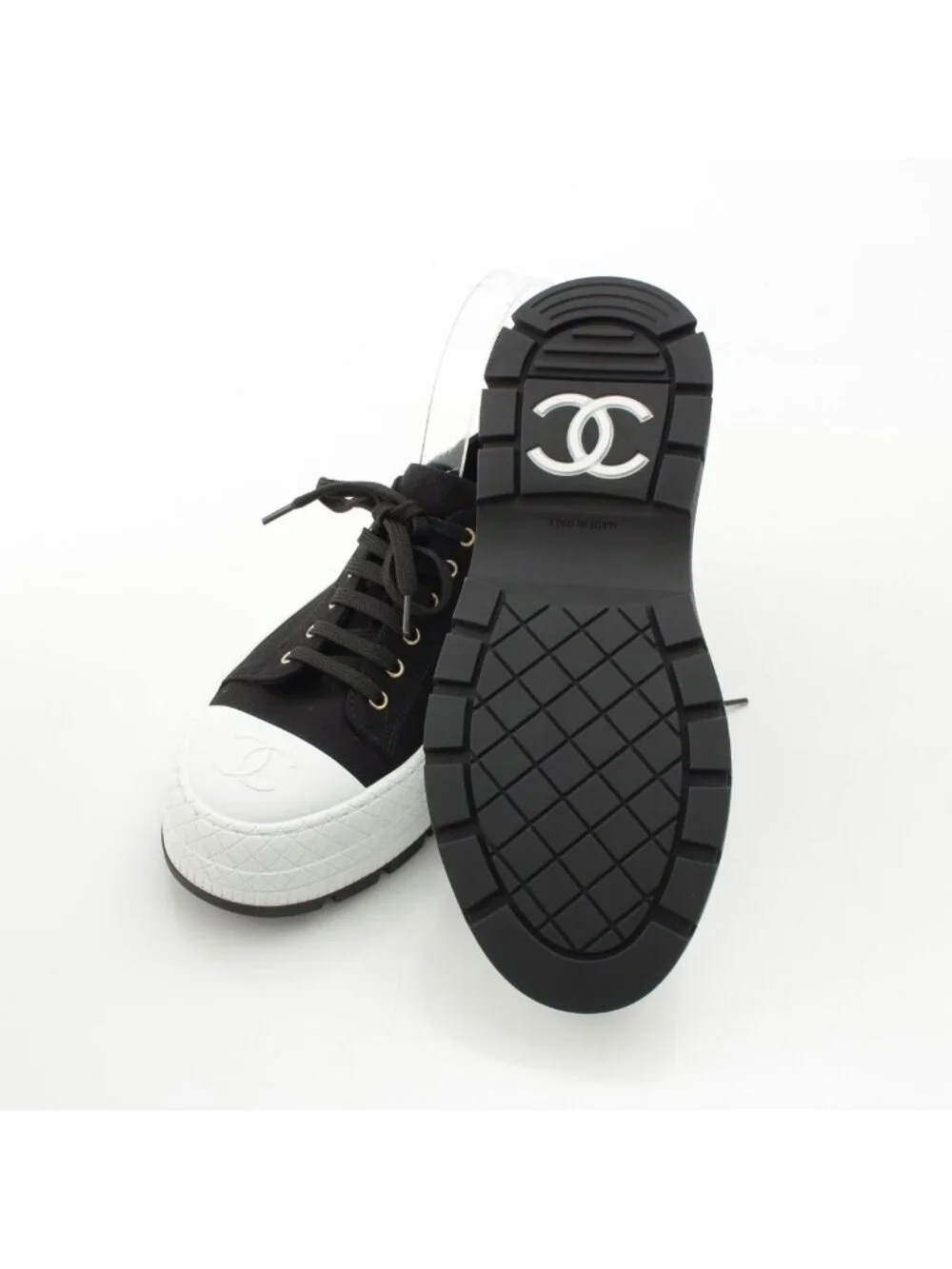 Chanel Cotton Lambskin CC Logo Low Cut Sneakers Black White